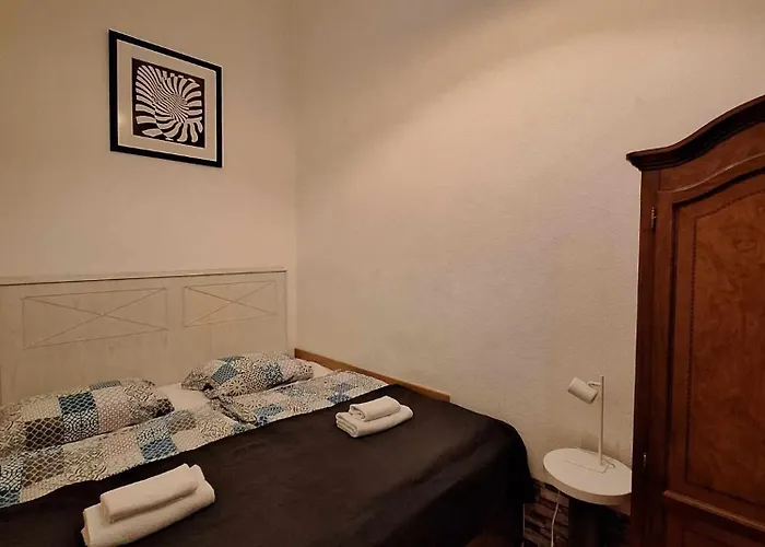 Appartement Peaceful Base With Cafés, Bars,&nightlife Buzz