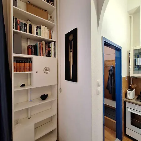 Apartamento Peaceful Base With Cafés, Bars,&nightlife Buzz *