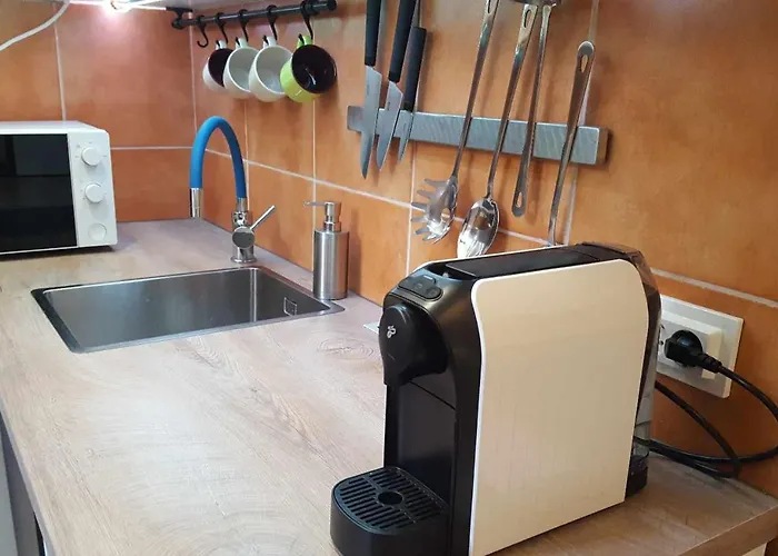 Peaceful Base With Cafes, Bars, And Nightlife Buzz * 布达佩斯